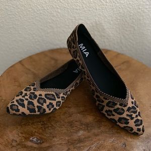 MIA | Izzy Flyknit Flat